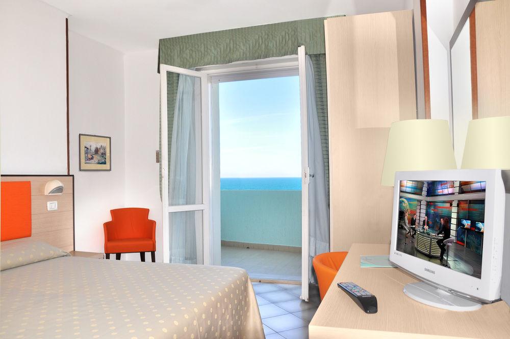Hotel Losanna Gabicce Mare Bagian luar foto