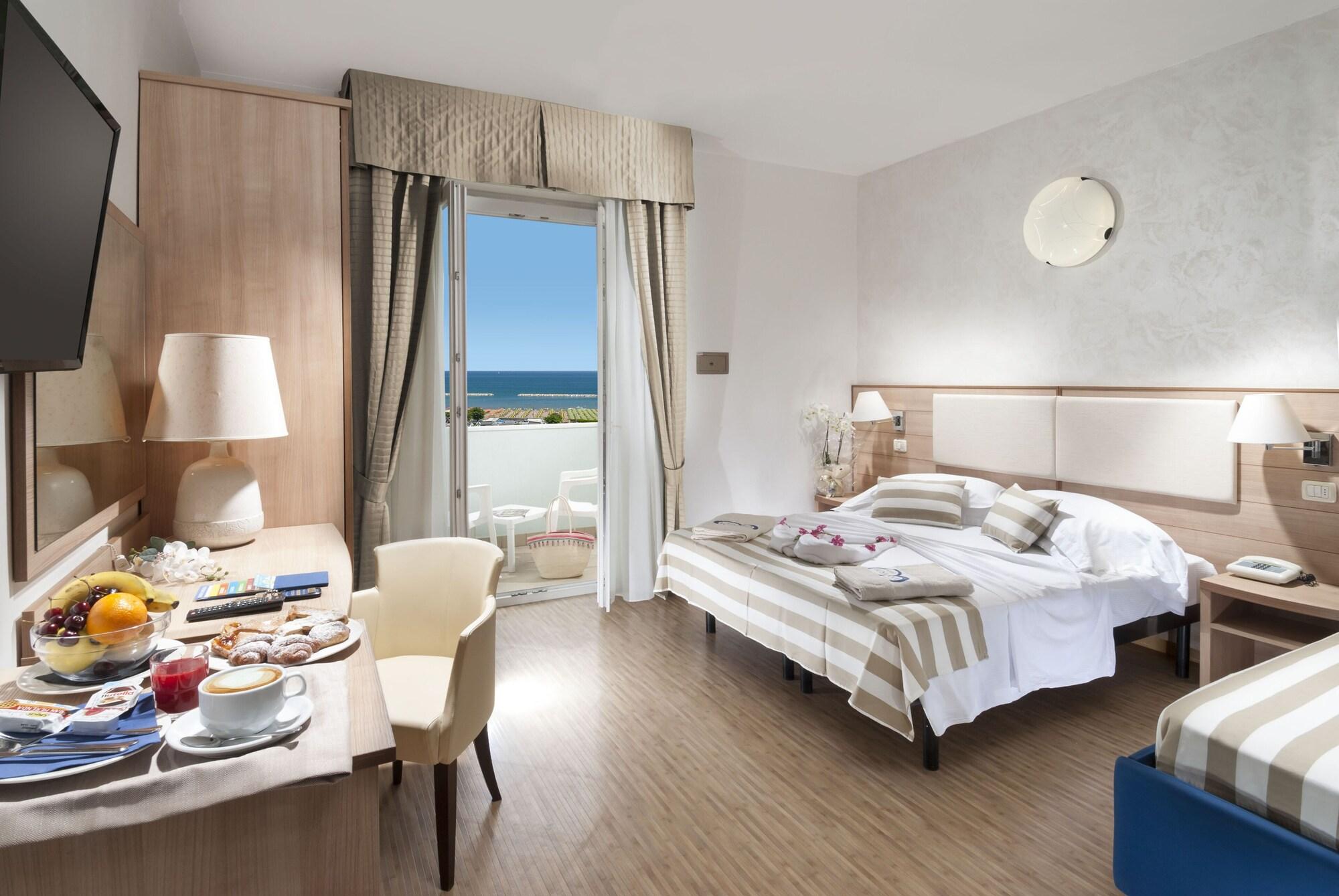 Hotel Losanna Gabicce Mare Bagian luar foto