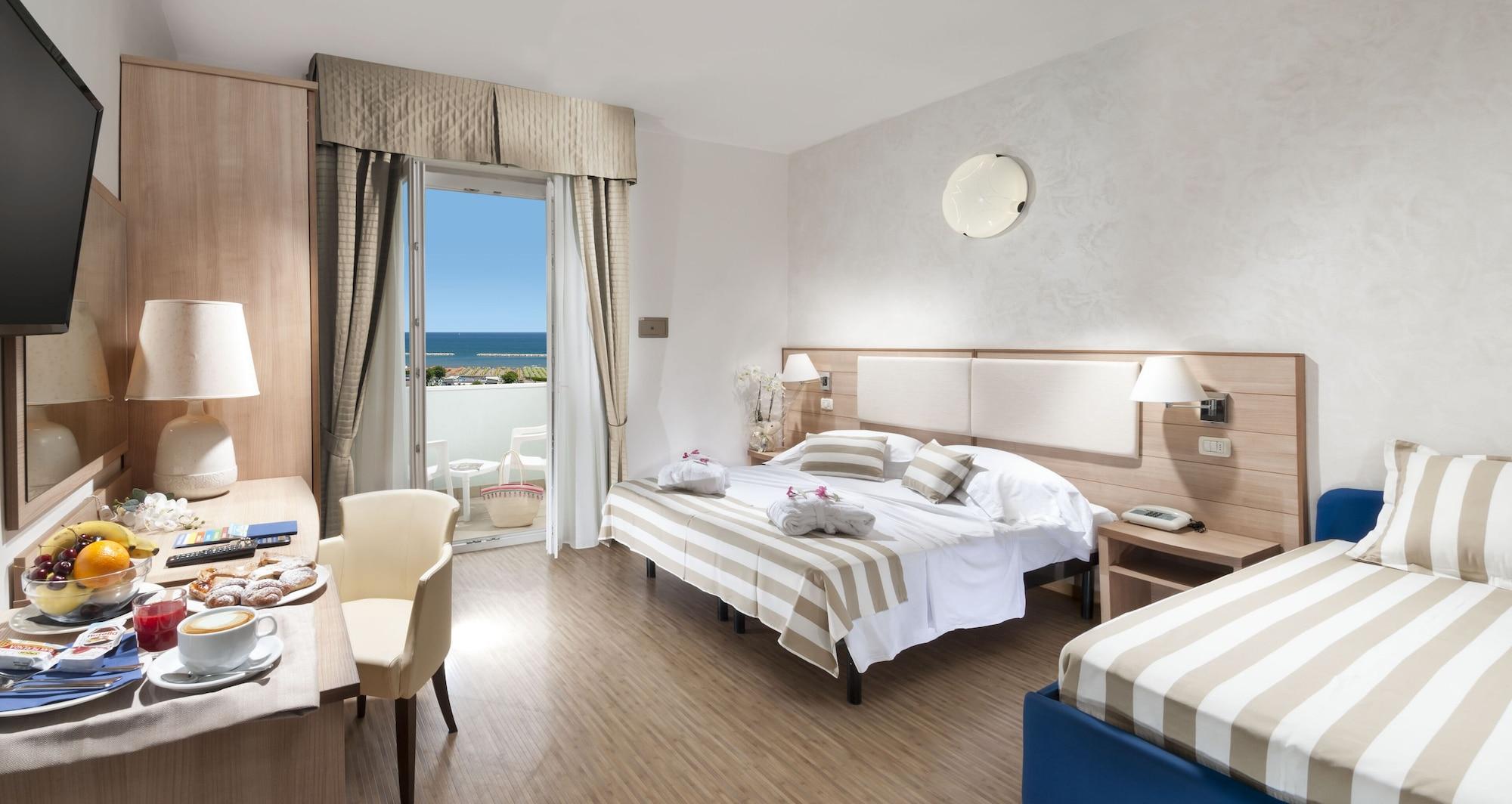 Hotel Losanna Gabicce Mare Bagian luar foto