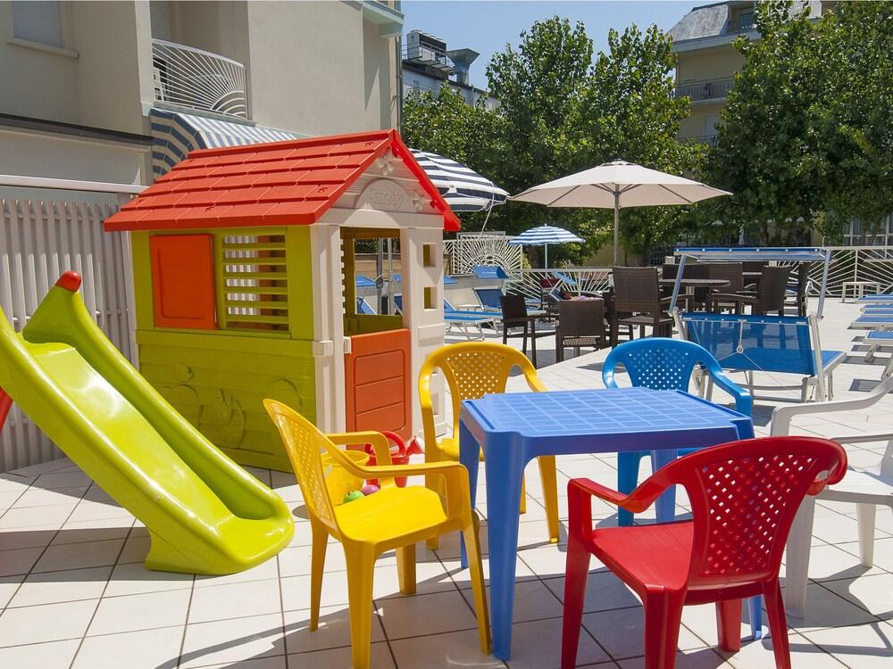 Hotel Losanna Gabicce Mare Bagian luar foto