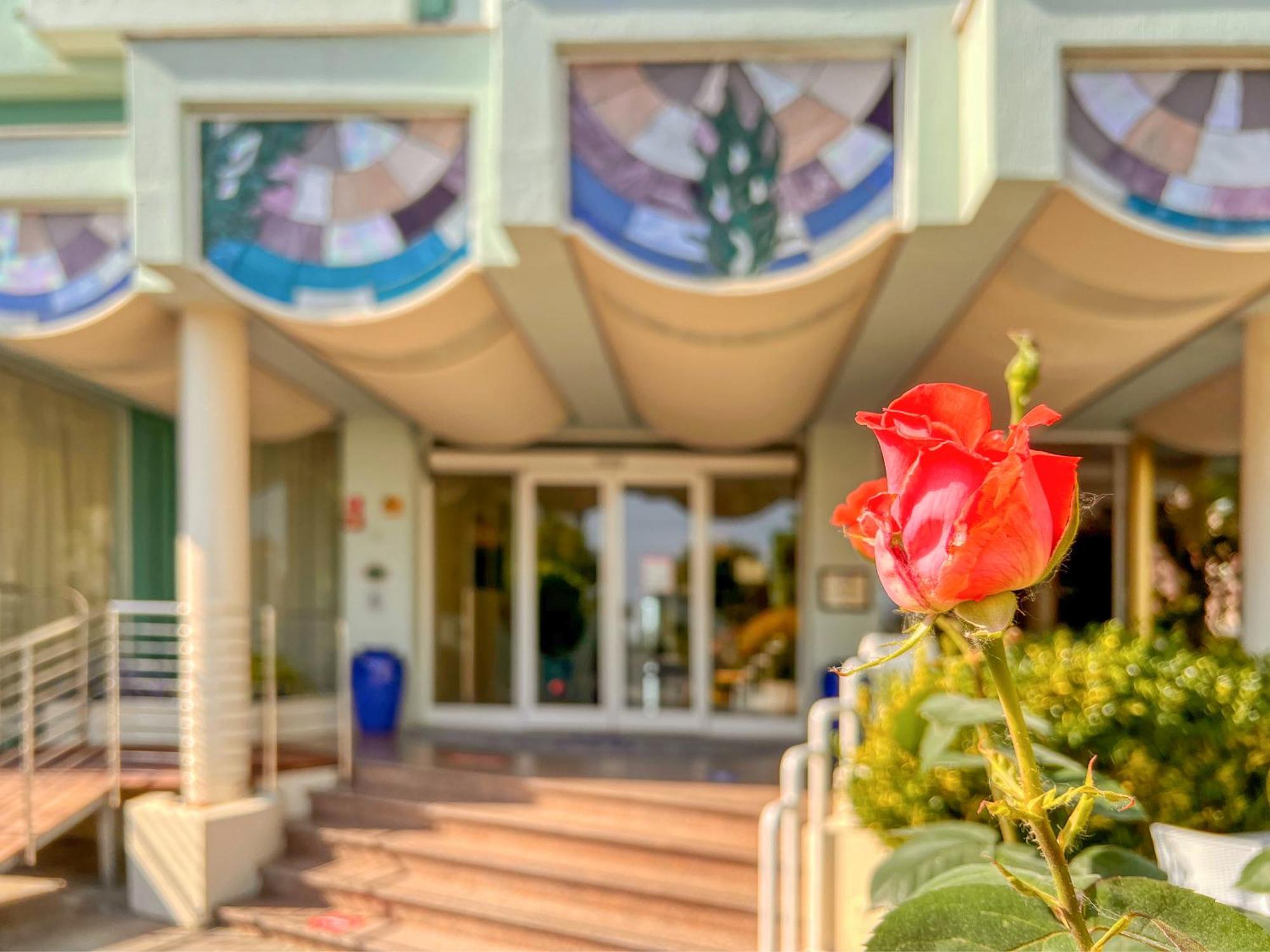 Hotel Losanna Gabicce Mare Bagian luar foto