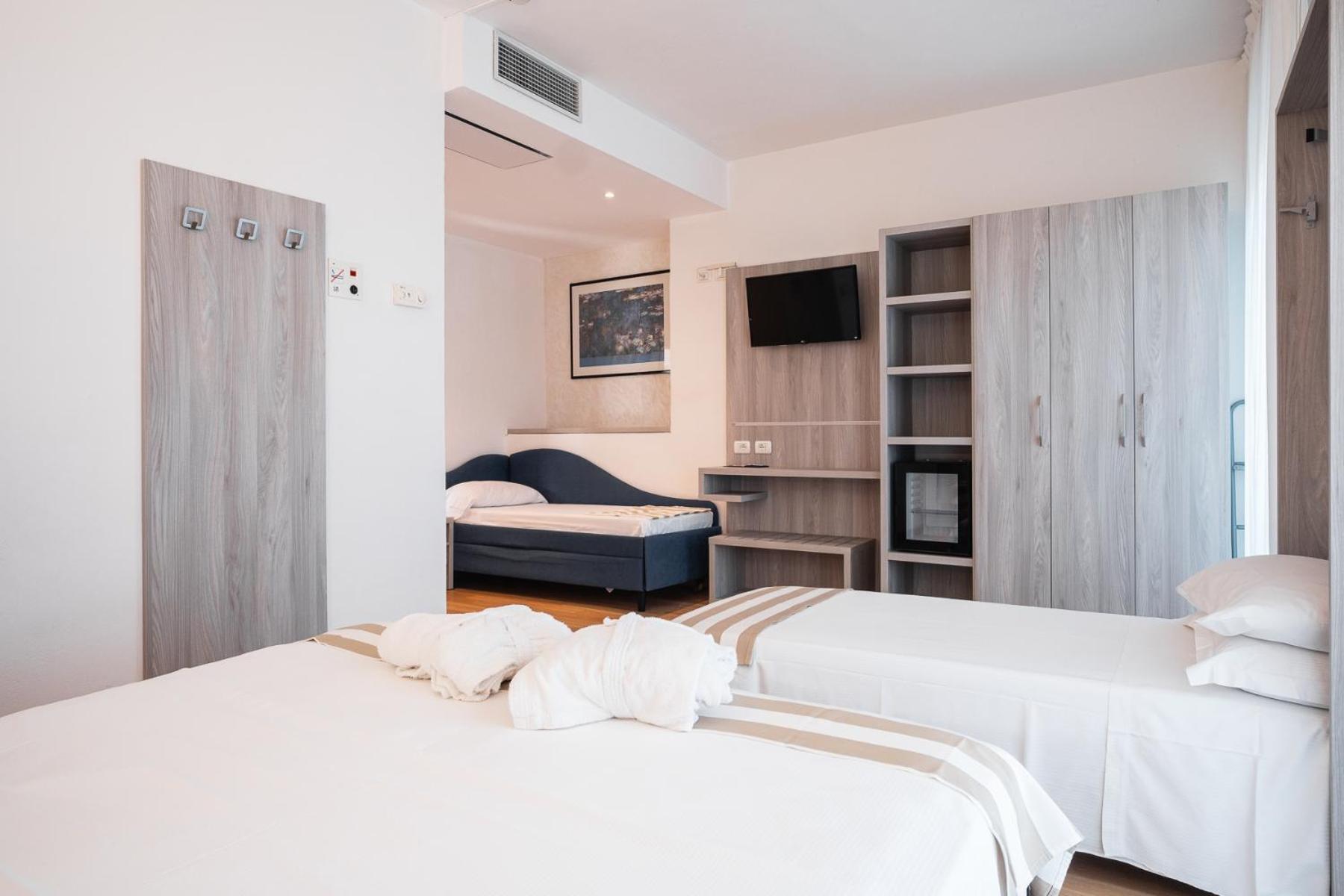 Hotel Losanna Gabicce Mare Bagian luar foto
