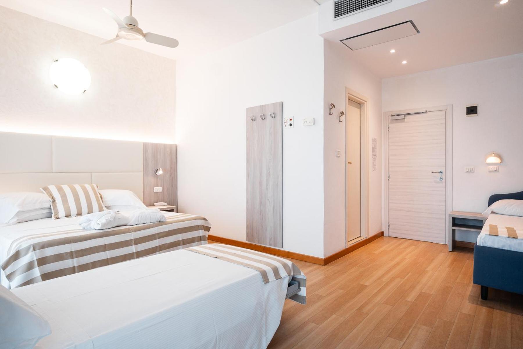 Hotel Losanna Gabicce Mare Bagian luar foto