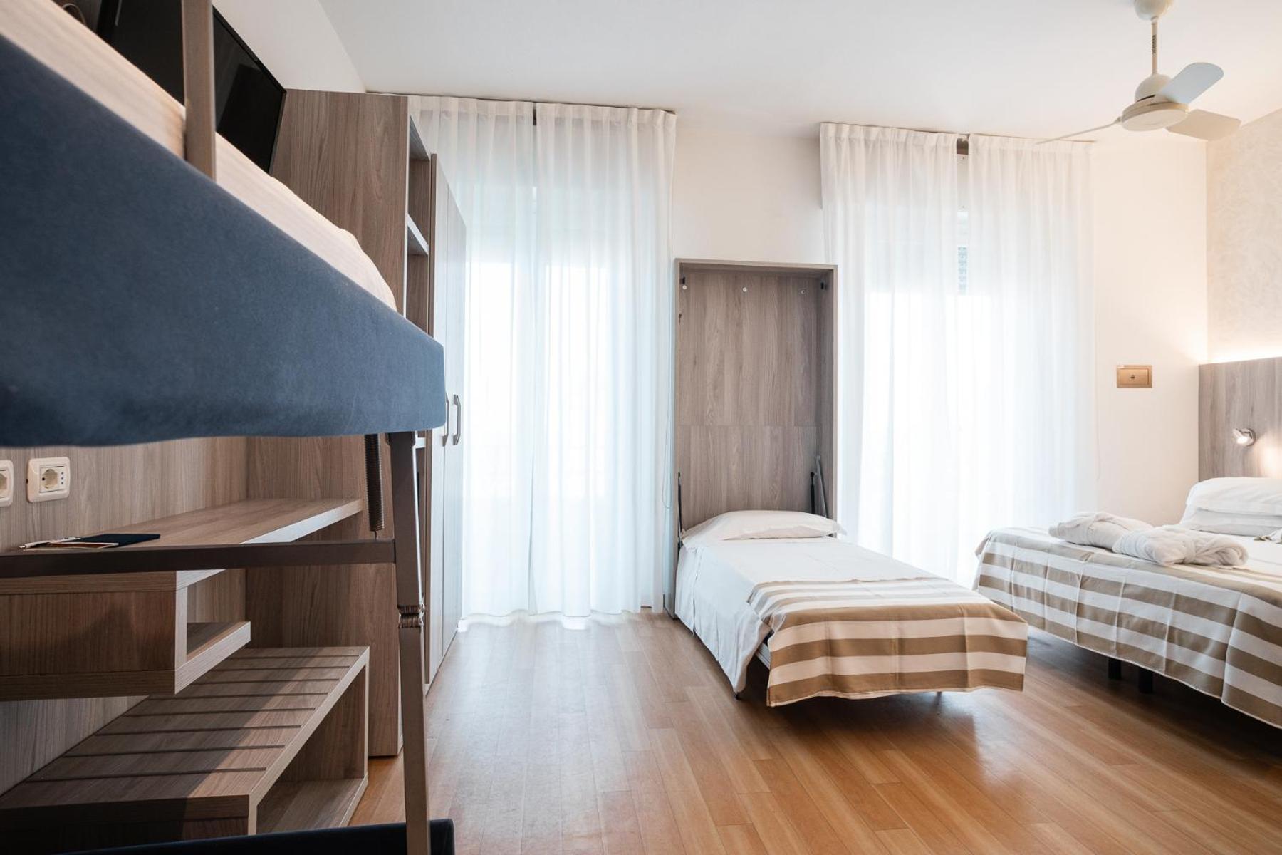 Hotel Losanna Gabicce Mare Bagian luar foto