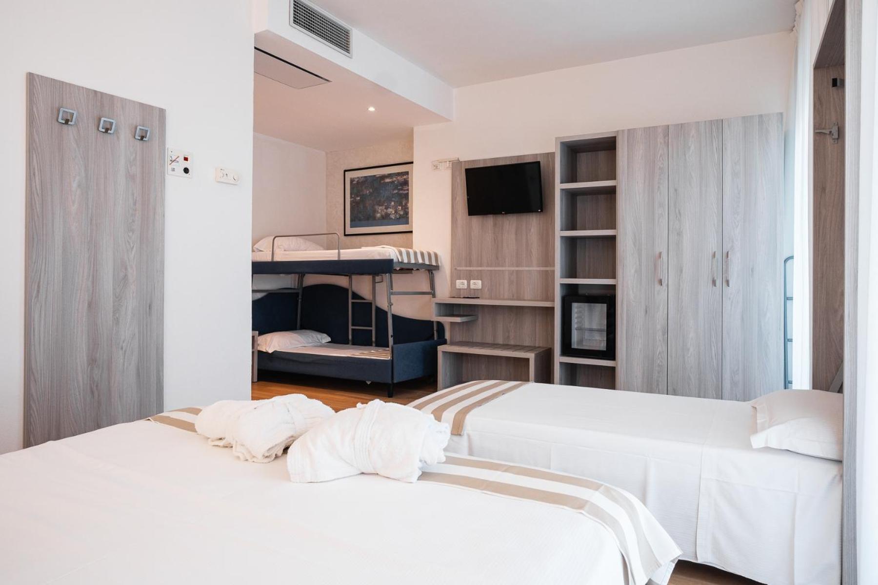 Hotel Losanna Gabicce Mare Bagian luar foto