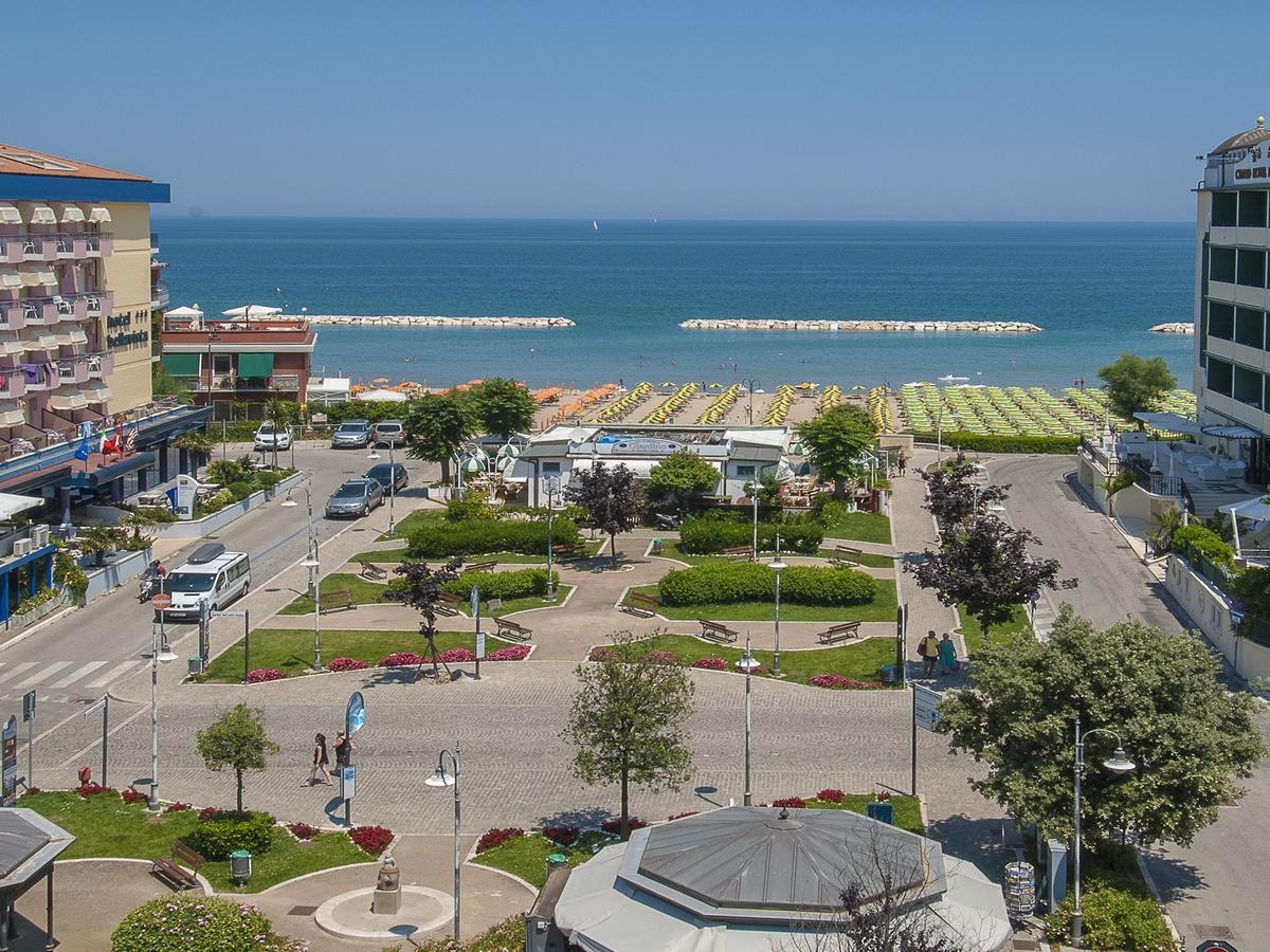 Hotel Losanna Gabicce Mare Bagian luar foto