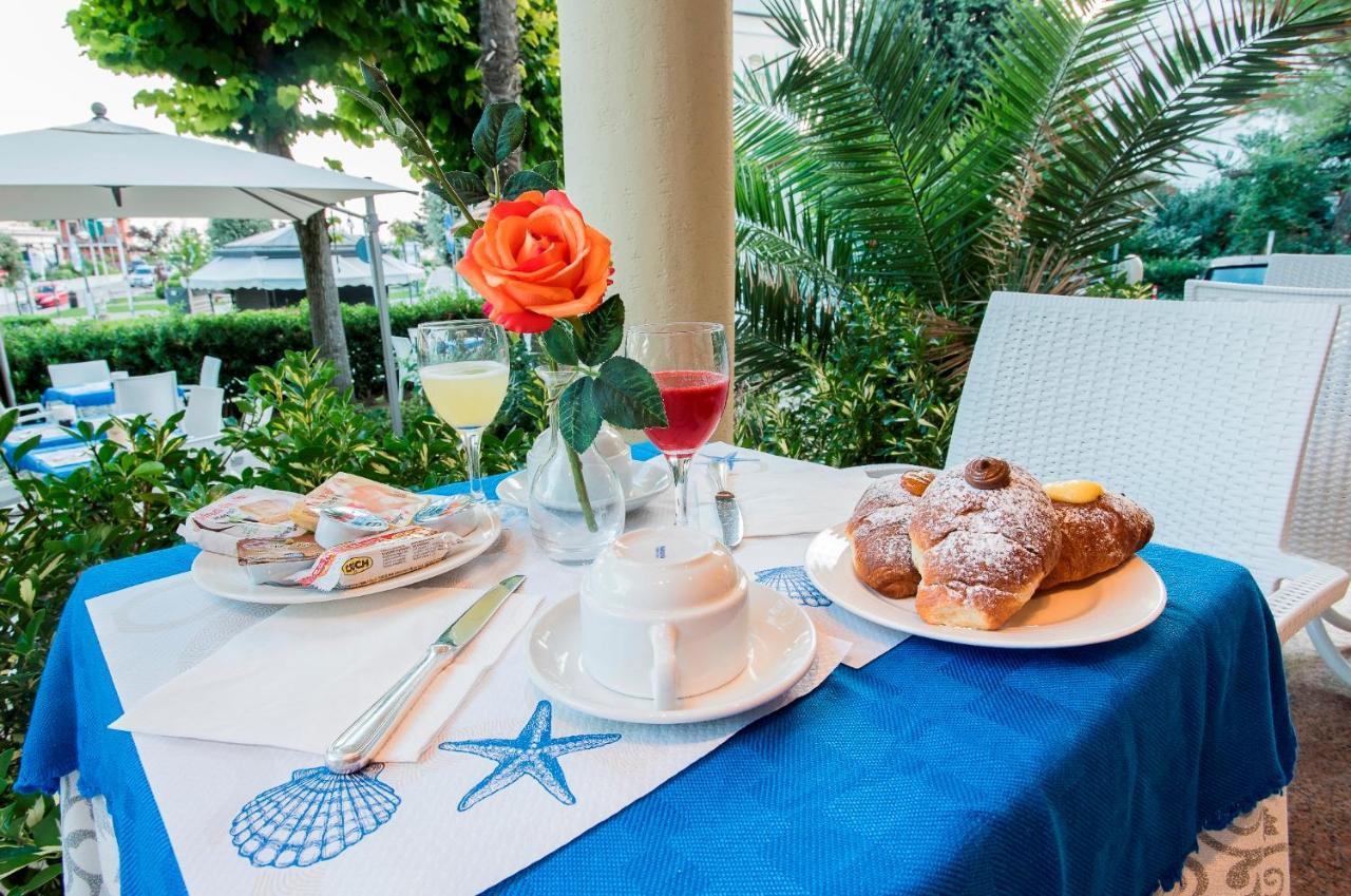 Hotel Losanna Gabicce Mare Bagian luar foto
